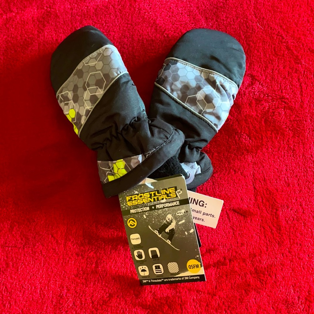 Youth Winter Mittens Thinsulate Size 4-7 NWT